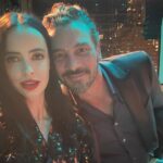 Krysten Ritter Instagram - Quick New York 🌪️moment for @amc_tv - so fun 💄🔪😈✨