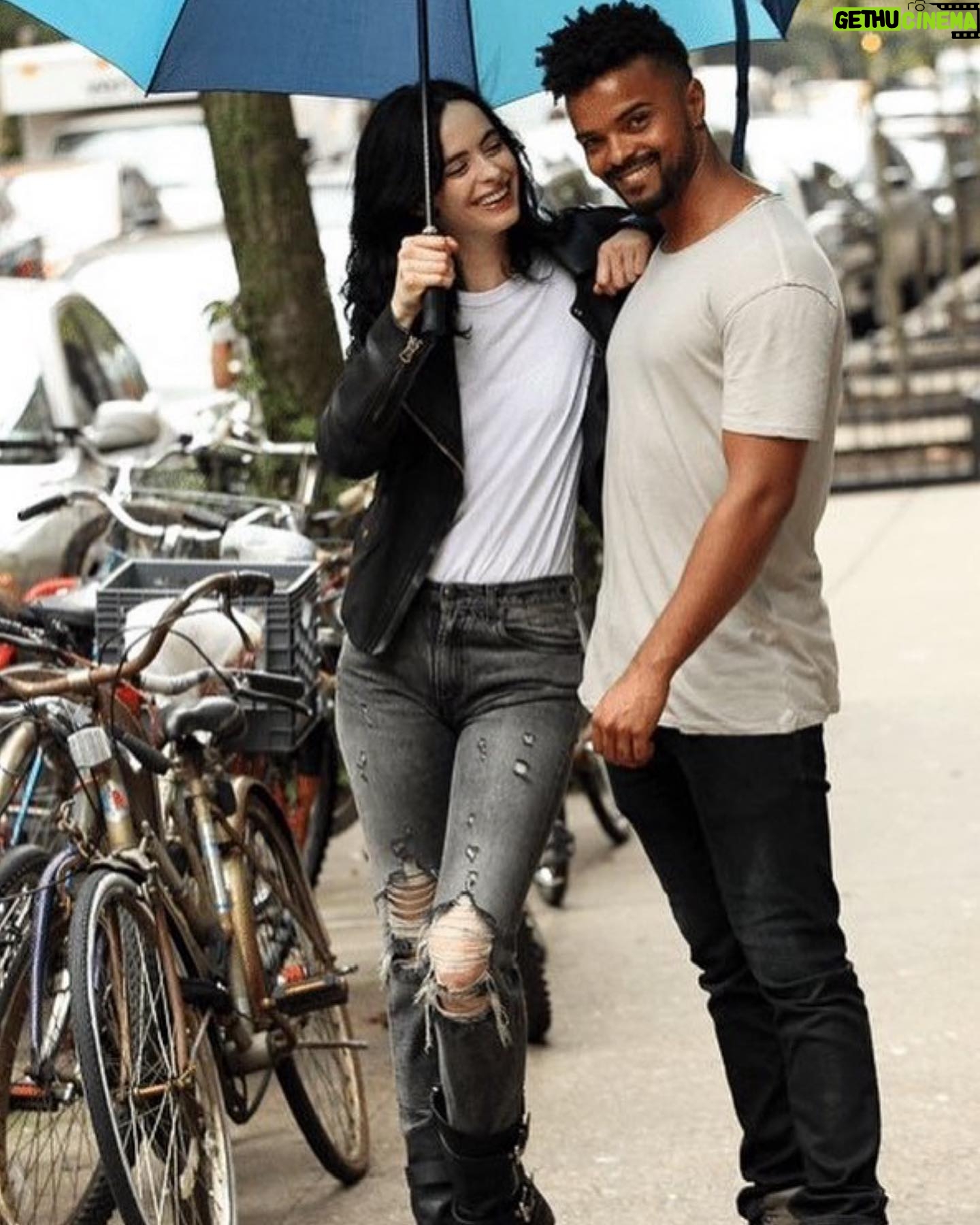 Krysten Ritter Instagram - Happy birthday my dearest Eka. You are a gift to the world and one of the brightest lights I have ever met in my life. Your heart, your depth, your empathy and compassion, your intelligence… I wish we could multiply you. You are a warrior - you are a MAN like NO OTHER. I am so grateful to know you. You inspire me. You blow my mind. I am thinking of you today - and every day - bathing you, Mana, Lila and the boys in white light - visualizing Mana with a clean bill of health - and you and Lila having the strength and endurance to carry Mana to the healed finish line. UNWAVERING. I worship you and bow to you on my fucking knees. @ekadarville @lovinglila - for those inspired to donate or help spread Eka’s son Manas story here is the link with an update @the.mana.ohana #letsgomana https://www.gofundme.com/f/LetsGoMana