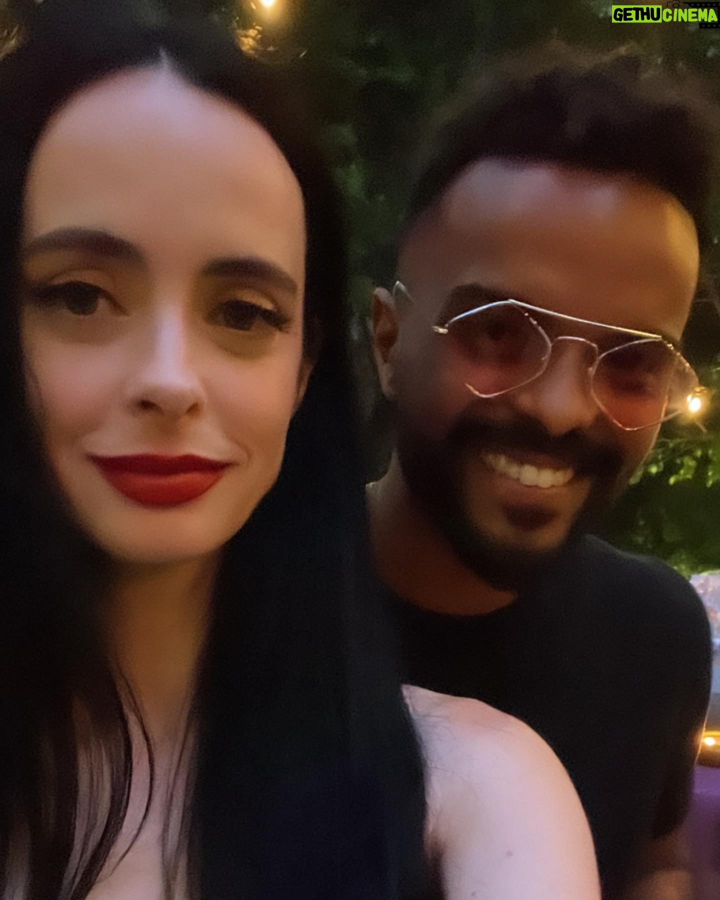Krysten Ritter Instagram - Happy birthday my dearest Eka. You are a gift to the world and one of the brightest lights I have ever met in my life. Your heart, your depth, your empathy and compassion, your intelligence… I wish we could multiply you. You are a warrior - you are a MAN like NO OTHER. I am so grateful to know you. You inspire me. You blow my mind. I am thinking of you today - and every day - bathing you, Mana, Lila and the boys in white light - visualizing Mana with a clean bill of health - and you and Lila having the strength and endurance to carry Mana to the healed finish line. UNWAVERING. I worship you and bow to you on my fucking knees. @ekadarville @lovinglila - for those inspired to donate or help spread Eka’s son Manas story here is the link with an update @the.mana.ohana #letsgomana https://www.gofundme.com/f/LetsGoMana