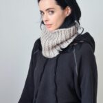 Krysten Ritter Instagram - All the snow ❄️ makes me want to knit knit knit! Link in bio for my easy knitting kits🙌🏻🧶❤️@weareknitters #krystenknitter