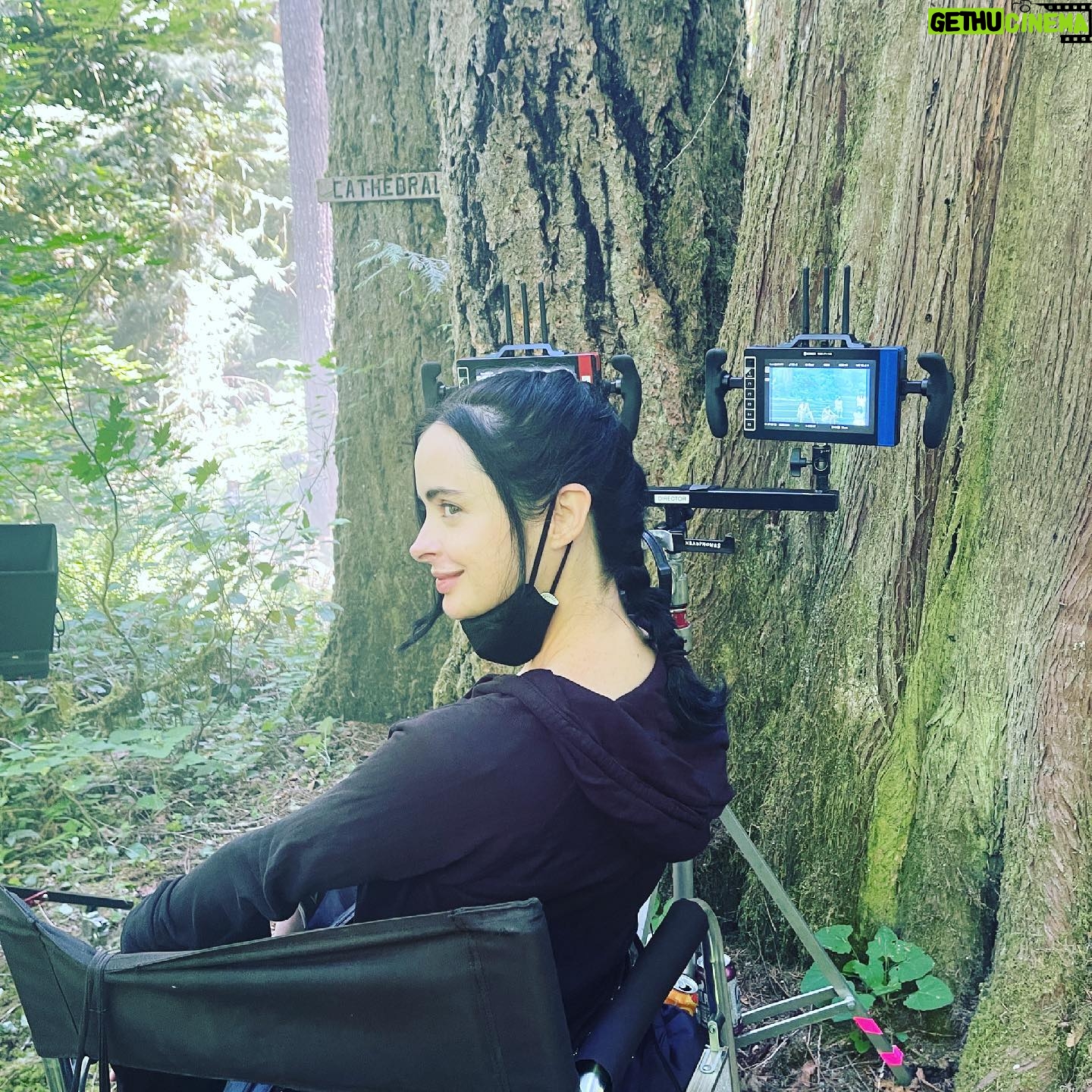 Krysten Ritter Instagram - Thanks @autumnsanders_hmu for my directing braid 🙌🏻🙌🏻 @gitwoods @crypttv #krystendirects