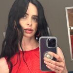 Krysten Ritter Instagram - Because two @dolcegabbana dresses are better than one! 💃🏻 Lovely visit today at @thetalkcbs - reuniting with my friend @amandakloots - and talking about my Aunt Sharon being an inspiration for my character in Love and Death @hbomax ❤️ (favorite part is my 👶🏻 being backstage with me 🥰🥰) Glam by the best @jamiemakeup @pamwiggy - Stylist @christianstroble Assistant Stylists @gaiakhat & @jach_w Dress @dolcegabbana Shoes @gianvitorossi Earrings @aminamuaddi