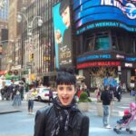 Krysten Ritter Instagram - Turns out this Bitch is 10 years old today!! @donttrustthebitchinapt23 🥳🥳🥳 Wow. What a truly hilarious role of a lifetime. What’s you’re favorite quote?!!! Toss it in the comments. Let’s all do a little rewatch on @hulu - hey, maybe they will let us do a sequel someday 😉#donttrustthebitchinapt23