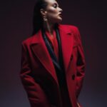 Kseniia Mishyna Instagram – З наступаючим новим роком, друзі !

Ще один рік великих трансформацій позаду. Але сьогодні я не хочу писати про події та важкі обставини в нашій країні . 

Я просто хочу побажати кожному не допускати війну і хаос всередині, бо якщо простір може диктувати правила гри назовні , то всередині тільки ви хазяїн і ніхто окрім вас не обирає стани, поведінки, реакціі і шлях. 
Де б ви не знаходились – найвеличніша цінність, що у вас є – це ви . 
Тож почніть новий рік з усвідомлення того, що ви відповідальні за кожний свій крок, за кожну свою думку . І перестаньте сподіватись на те, що хтось щось вирішить, припинить, зʼясує. Будуйте своє життя поки воно є. 

Люблю вас . Ціную кожного хто ловить мою хвилю … Я за усмішку і щастя кожного ❤️