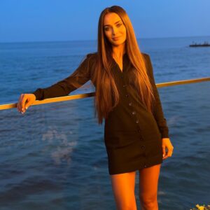 Kseniia Mishyna Instagram - Сфоткалася до їжі , щоб запамʼятати себе такою 🍓