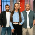 Kseniia Mishyna Instagram – Якщо мене запитають чи люблю я ранки, то я безкомпромісно відповім ТАК . Бо вони тепер вони стали максимально цікавими: 
однаковими але різноманітними, легкими але важкими, музичними але я не співатиму , з чоловіками але не з моїми 😆

Для всього цього тепер я прокидаюсь о 4:00 , але найголовніше маю змогу бачитись з Вами з 7:00 до 9:00 у шоу « Прокидайся» @prokydaysya.weuaplus на телеканалі «Ми Україна плюс» 

До речі на фото моя охорона @yuriy_tkach @oleksiy_dushka 😁 Обожатушкі ♾️