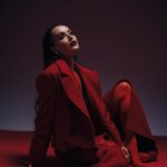 Kseniia Mishyna Instagram – З наступаючим новим роком, друзі !

Ще один рік великих трансформацій позаду. Але сьогодні я не хочу писати про події та важкі обставини в нашій країні . 

Я просто хочу побажати кожному не допускати війну і хаос всередині, бо якщо простір може диктувати правила гри назовні , то всередині тільки ви хазяїн і ніхто окрім вас не обирає стани, поведінки, реакціі і шлях. 
Де б ви не знаходились – найвеличніша цінність, що у вас є – це ви . 
Тож почніть новий рік з усвідомлення того, що ви відповідальні за кожний свій крок, за кожну свою думку . І перестаньте сподіватись на те, що хтось щось вирішить, припинить, зʼясує. Будуйте своє життя поки воно є. 

Люблю вас . Ціную кожного хто ловить мою хвилю … Я за усмішку і щастя кожного ❤️