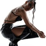 Kseniia Mishyna Instagram – «Чоловіка тобі багатого» 
Особисто я дуже багато разів чула цю фразу у своєму житті. І весь час замислювалася, чому багатства бажають якомусь чоловіку, а не мені, і навіщо обовʼязково хтось багатий, якщо я можу сама такою стати ! 
З дитинства нам, можливо і не усвідомлено, але вселяють, що жінка доповнення до чоловіка і він зобовʼязаний. А якби б нам прививали силу, самостійність і свободу так само, як протилежній статі, ймовірно, багатьом жінкам не довелося б в деяких випадках страждати, залежати і переживати в брязкіт розбиті очікування. 
Доречі , як сказала одна моя подруга: «у мене немає господаря, тому тема заборон чи навіть абʼюзу, яка в наші дні зустрічається доволі часто, мені невідома». Хоча знаєте для цього і не обовʼязково бути з багатим )) 

Коротше я про інше : 

Вік живи вік учись . Вся матерія підвладна тобі, якщо ти зберегла в собі віру, силу та любов, які в поєднанні дають непоганий намір та компас на бажане життя . 

Взагалі то я не проти багатого чоловіка, але чому перш за все мені/тобі не стати такою?