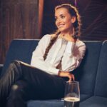 Kseniia Mishyna Instagram - Суспільство щасливе настільки наскільки воно єдине. Але єдиним у нього є шанс бути лише тоді, коли люди перестають дивитися на інших через призму засудження Щоразу піддаючись негативному судженню обов’язково треба замислитись над тим, що зараз ми несемо у світ, чи робимо його краще, і що залишаємо у свідомості іншоі людини. Адже все неодмінно повертається. І все це неодмінно про Нас) Ми єдиний організм - так давайте жити про доброту, емпатію, у взаємній підтримці. Істина в тому, що щасливі стають ще щасливішими, бо знають як бути щасливими ) Ми всі неідеальні, але у нас у всіх є шанс :) Намагаюся кожного дня 🫶🏻