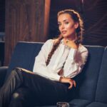 Kseniia Mishyna Instagram - Суспільство щасливе настільки наскільки воно єдине. Але єдиним у нього є шанс бути лише тоді, коли люди перестають дивитися на інших через призму засудження Щоразу піддаючись негативному судженню обов’язково треба замислитись над тим, що зараз ми несемо у світ, чи робимо його краще, і що залишаємо у свідомості іншоі людини. Адже все неодмінно повертається. І все це неодмінно про Нас) Ми єдиний організм - так давайте жити про доброту, емпатію, у взаємній підтримці. Істина в тому, що щасливі стають ще щасливішими, бо знають як бути щасливими ) Ми всі неідеальні, але у нас у всіх є шанс :) Намагаюся кожного дня 🫶🏻