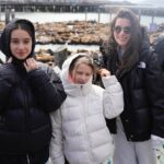Kseniya Borodina Instagram - Мои дорогие и любимые❤️ доброе утро☀️ всех с праздником Светлое Христово Воскресение🙏🏻 Один из самых важных праздников😍 Самое важное в этот день быть в кругу ваших близких и родных. Мы вот далеко от Родины, но всем сердцем сегодня с вами😘