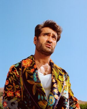 Kumail Nanjiani Instagram - Me for @gq. 

Photographs by @byaaronsinclair 

Styled by @mobolajidawodu