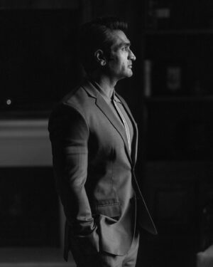 Kumail Nanjiani Instagram - Me. London. 

Styling: @jeanneyangstyle @chloekeiko 
Grooming: @jennierobertshair
Suit: @grayscaleic 
Shirt: @toddsnyderny 
Shoes: @wolfandshepherd
Pics by @misanharriman