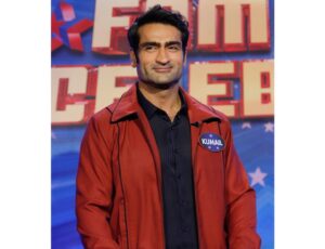 Kumail Nanjiani Instagram - I got to do @jimmykimmellive with the amazing @salmahayek. We played a game! It’s on tonight on @abc!