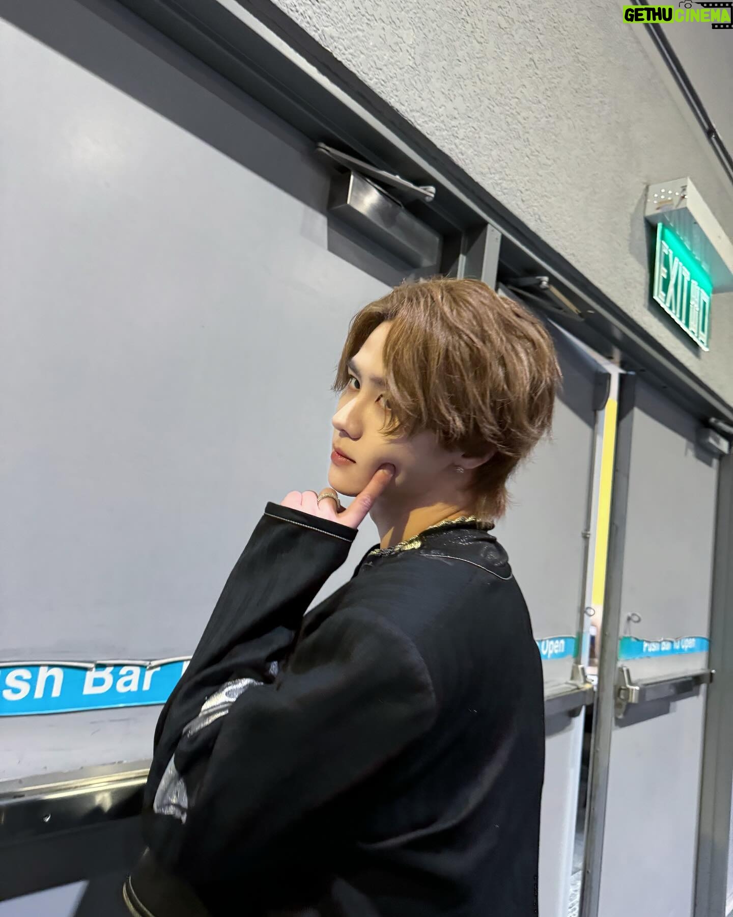 Kun Instagram - 오늘도 사랑합니다❤️나중에 또 봐요~~今天也是爱着大家的锟儿~❤️我们下次再见哦~#kcon