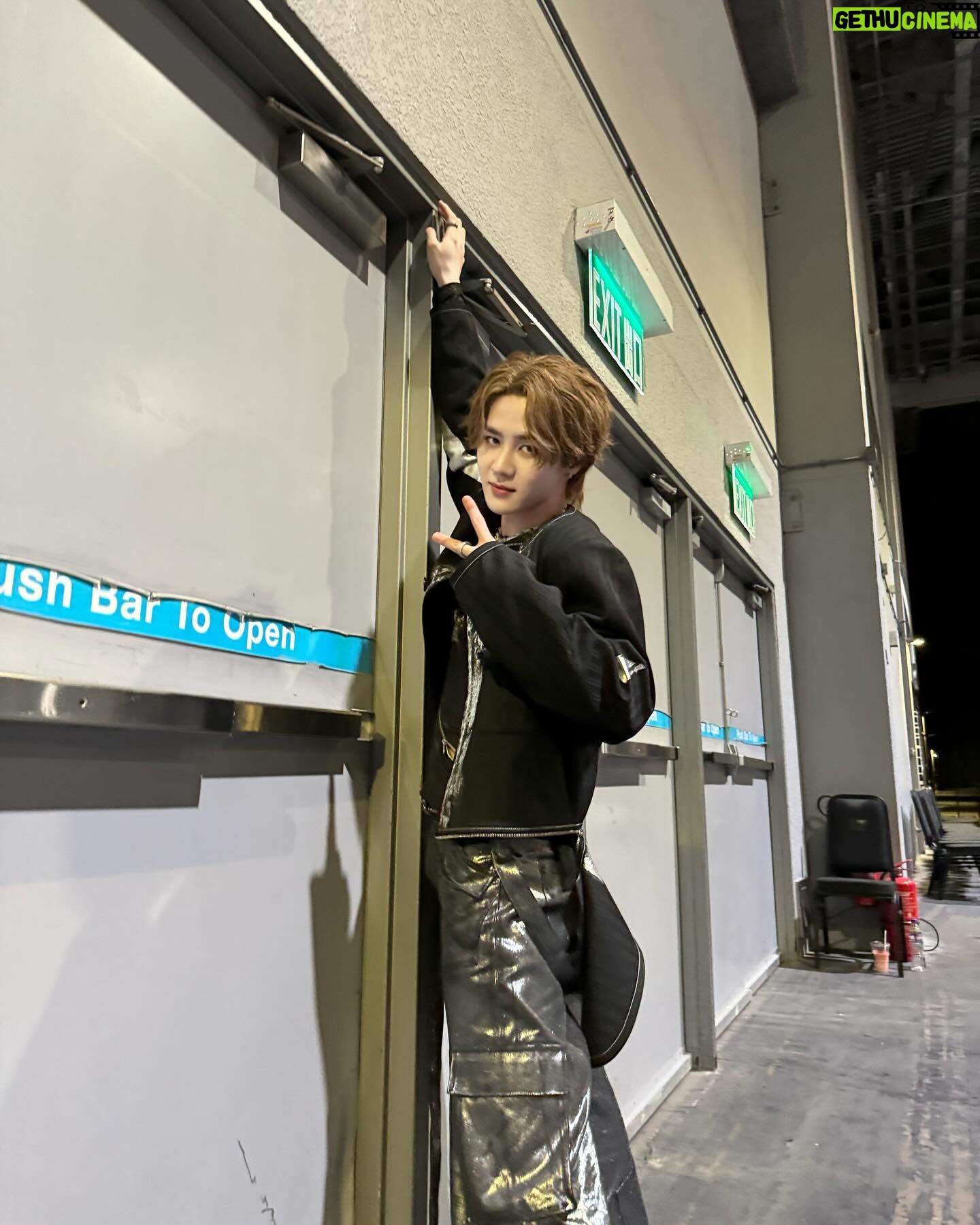 Kun Instagram - 오늘도 사랑합니다❤️나중에 또 봐요~~今天也是爱着大家的锟儿~❤️我们下次再见哦~#kcon