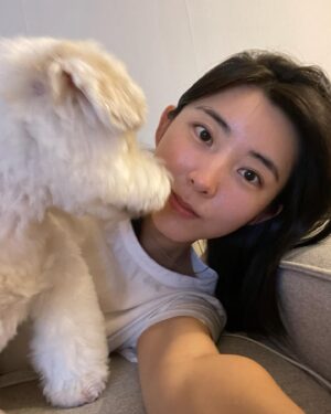 Kwon So-hyun Instagram - 뽀뽀 1초전 💋

뽀뽀 후 뿌듯 🐶