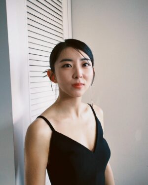 Kwon So-hyun Instagram - 드레소현 🖤

어제 참 행복하고 즐거웠다 🖤🎬