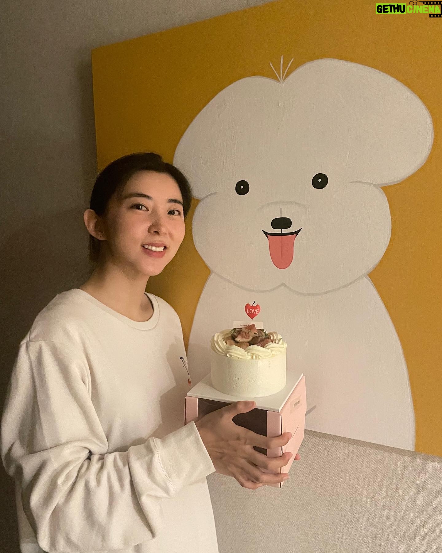 Kwon So-hyun - 3 Likes - 권총이 축하를 마지막으로 생일 마무리💛
생일 축하해 주신분들 정말 감사합니다!!
덕분에 진심으로 정말 행복한 하루를 보냈습니다🙏
마음이 참 따뜻한 하루💘
감사합니다🙏🥰