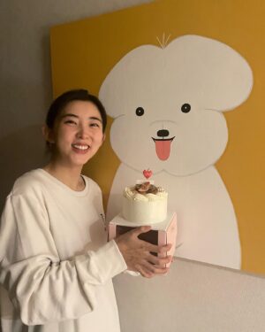 Kwon So-hyun Instagram - 권총이 축하를 마지막으로 생일 마무리💛
생일 축하해 주신분들 정말 감사합니다!!
덕분에 진심으로 정말 행복한 하루를 보냈습니다🙏

마음이 참 따뜻한 하루💘
감사합니다🙏🥰