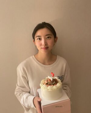 Kwon So-hyun Instagram - 권총이 축하를 마지막으로 생일 마무리💛
생일 축하해 주신분들 정말 감사합니다!!
덕분에 진심으로 정말 행복한 하루를 보냈습니다🙏

마음이 참 따뜻한 하루💘
감사합니다🙏🥰