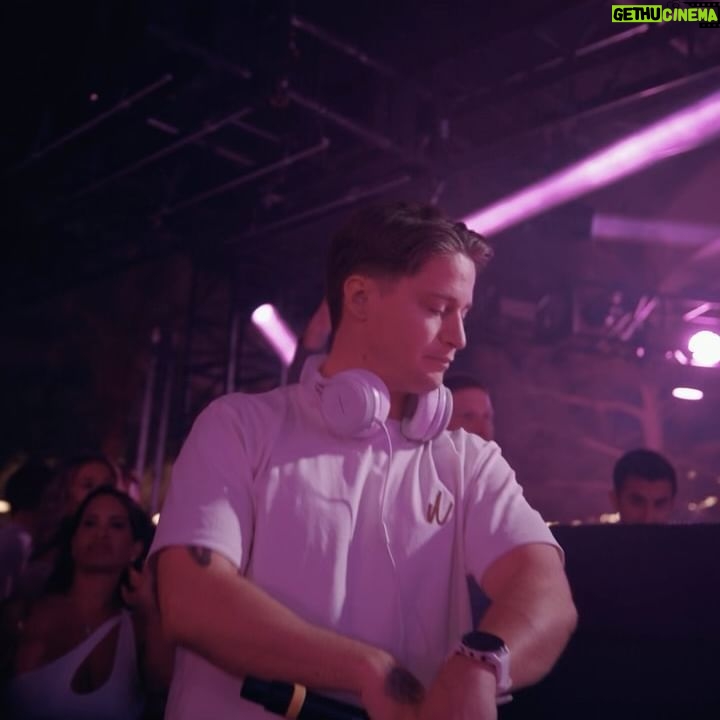 Kygo Instagram - First of the season. See you next week @xslasvegas 🤝