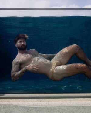 Kyle Krieger Instagram - will flip for applause 🐬

#impressionsbysecrets