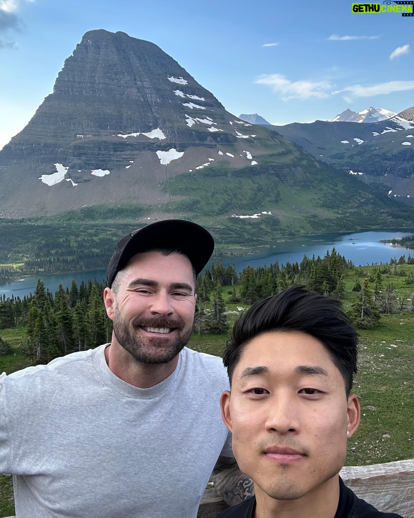 Kyle Krieger Instagram - Grateful for some incredible moments and days this year spending time with friends that I will cherish for a lifetime. Got a young pup, started a new career, challenged a lot of my own beliefs about what was possible for me, explored new national parks, checked a few things off my bucket list, went to therapy every week, deepened connections with loved ones, recovered from two surgeries, and watched my sister clinch a national title and go out on top. 11/10 year imo.