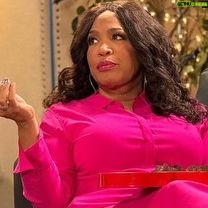 Kym Whitley Instagram - Celebrate Valentines Day with me and @thebaytheseries !! Tomorrow 3pm eastern and noon pacific tune in to Popstar TV!