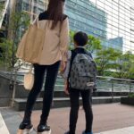 Kyoko Fukada Instagram - 先日久しぶりに妹一家とお買い物に行きました🧸1番上の甥っ子はもう小学2年生♦️私のことを1番のお姫様、ばあばが2番目のお姫様、ママは3番目のお姫様となんとも私が喜ぶことをわかってくれるイケメンです🤣 またうちにお泊まりに来られないかな😍⁉️皆様に質問です‼️何歳までチューしていいのか、何歳までお風呂に一緒に入っていいのか、、、 ご意見ください🥺🌸 #深田恭子