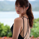 Kyoko Fukada Instagram - 沖縄でカレンダー撮影をしてきました🗓写真集ともまた違った気分で撮影できました🌿皆様、インスタのコメントにお誕生日のメッセージやドラマの事、ありがとうございます💐 １月クール「隣の家族は青く見える」に主演させていただくことが決まりました❗️ #隣の家族は青く見える #1月スタート #木曜22時 #kyokofukada