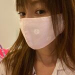 Kyoko Fukada Instagram - 皆様、いかがお過ごしでしょうか？ お家から出られなかったり、毎日家族の食事をつくられたり、お仕事の状況が変わったり生活の変化など、自分を守り、周りの人を守ること、沢山の方法で努力されていると思います。 私は母がマスクを手作りしてくれたのでそれを使っています。早くこの現状が収束する事と皆様のお身体と心の健康を願っております😢 医療関係者の方々、そしてマスクを作ってくれた母にも感謝です。