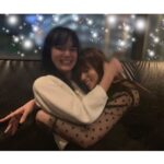 Kyoko Fukada Instagram - 私達が三姉妹としてお仕事させていただいてからもう2年半以上も時が経っているんだねぇと♥️それぞれのお話を順番にしていたら...多部ちゃんがいきなり涙ぽろぽろ...永野めーたんも涙ぽろぽろ...つられて私も涙ぽろぽろ...気が付いたら3人でなぜか大号泣🥺🌸いつのまにかなんでも話せる本当の姉妹みたいになっていたことが嬉しくて、幸せなあったかい涙だったのです😢🎀すごく素敵な熱い夜で胸がギューっとなりました🥺💕 #女優さんの涙って美しいな #一瞬で引き込まれちゃった #多部ちゃんに甘えてる私 #永野めーたん撮 #多部未華子 さん #永野芽郁 さん #kyokofukada