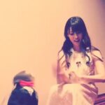Kyoko Fukada Instagram - 強気の「はい!」って難しい...🤔はぁドキドキしたぁ🌸菊千代さんの手、小さくてキュン🙊 #菊千代さんやっぱり無理してましたね😘 #トレーナーさんの声😌 #超高速参勤交代リターンズ #公開中 #kyokofukada