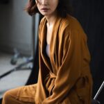 Kyoko Hasegawa Instagram - Whim Gazette✖️KYOKO HASEGAWA 2024ss Collaboration 5/10 今日から発売です。 今回は"リゾート"をテーマに、わたしがバカンスで来て行きたいアイテムを作らせてもらいました。 どれもオススメですが、あえて言うなら水着かなあ。 女性の気になる部分をカバーしながらも大胆なカッティングでスタイルが良く見える様になっています。　 今回のアイテムのパンツにガウンを羽織って。 リゾートでも街でも来て欲しいです☺️ @whimgazette_official