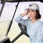 Kyoko Hasegawa Instagram - JIMMY CHOO / MALBON"のコラボコレクションへ。 今日履いたスニーカーはジミー チュウのアイコニックなディテールであるダイアモンドソールが可愛くて。 配色も春らしく、グリーンとの相性も抜群なはず。 ゴルフをする時でもファッショナブルでいれるとテンションが上がるんです。 ちょうど最近ゴルフを再開したわたしには、嬉しいアイテムばかりでした🤗 #JimmyChoo×Malbon #JimmyChooGinzaGarden #PR