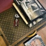 Kyoko Hasegawa Instagram – My favorite place
写真集とparfum

@louisvuitton#LVParfums
#myfavorite
