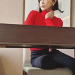 Kyoko Hasegawa Instagram – わたしを撮る時に全く気持ちを入れてくれない娘に”あなたの推しを撮るつもりでやってみて”とオーダーしてみたら….

こんな感じに😁

#shooting#daughter