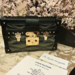 Kyoko Hasegawa Instagram – ルイ・ヴィトンのウォッチ &ファインジュエリーのクリエイティブ・ディレクターを務めるフランチェスカ・アムフィテアトロフが来日し、ジュエリープレゼンテーションが開催されました。
新作メンズファインジュエリー「レ ガストン ヴィトン」は、様々なデザイン要素が盛り込まれたユニークなコレクションです。
デザイナーのフランチェスカが創り出すジュエリーはモダンでありファッショナブルであり、繊細で。
彼女自身とてもフレンドリーな方で。デザイナーだけでなく、可愛いティーンの女の子の母である、マルチタスクな方。
とても素敵な方でした。
Thank you for inviting @louisvuitton 
美しいプレゼントテーションに素晴らしく美味しいお食事を
ありがとうございました😊

@louisvuitton 
@francescaamfitheatrof
#LesGastonsVuitton
#LVWatch
#LVFashion
#InvitedbyLouisVuitton
#PR