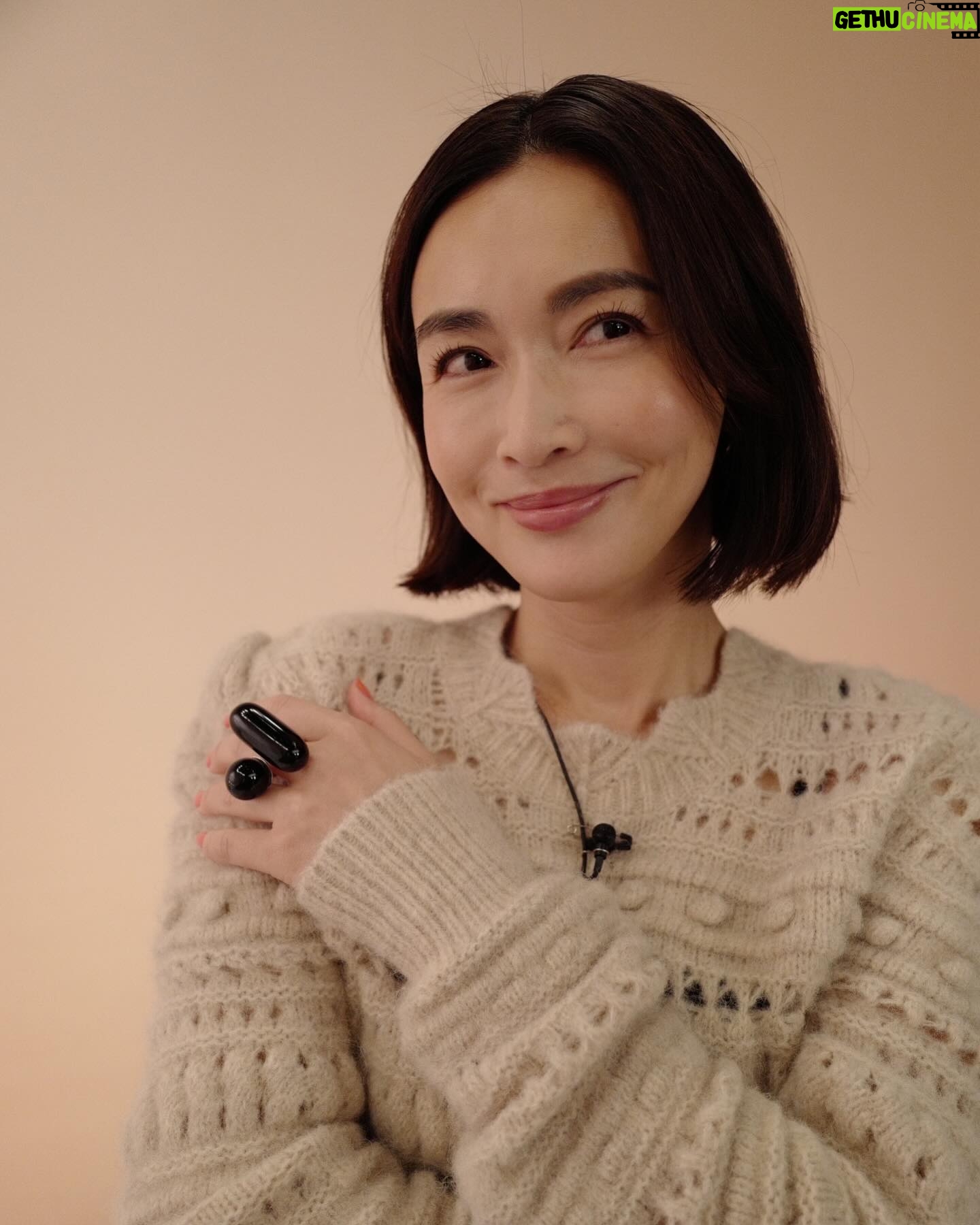 Kyoko Hasegawa Instagram - トーキョーツキイチMTG 放送は12/16深夜25:45〜 FOD先行配信12/15 12:00〜 です。 かなり深い時間の放送になってしまいますが、今回は "仕事と育児の両立"についてお喋りしてきました。 これは永遠のテーマですし、正解なんて見つからないかもしれない。 それでもそれぞれの意見を出し合い、観てくださる方が少しでも和んでくれたら嬉しいです。 @tokyo_tsuki1_mtg @isabelmarant @fumietanaka_jp