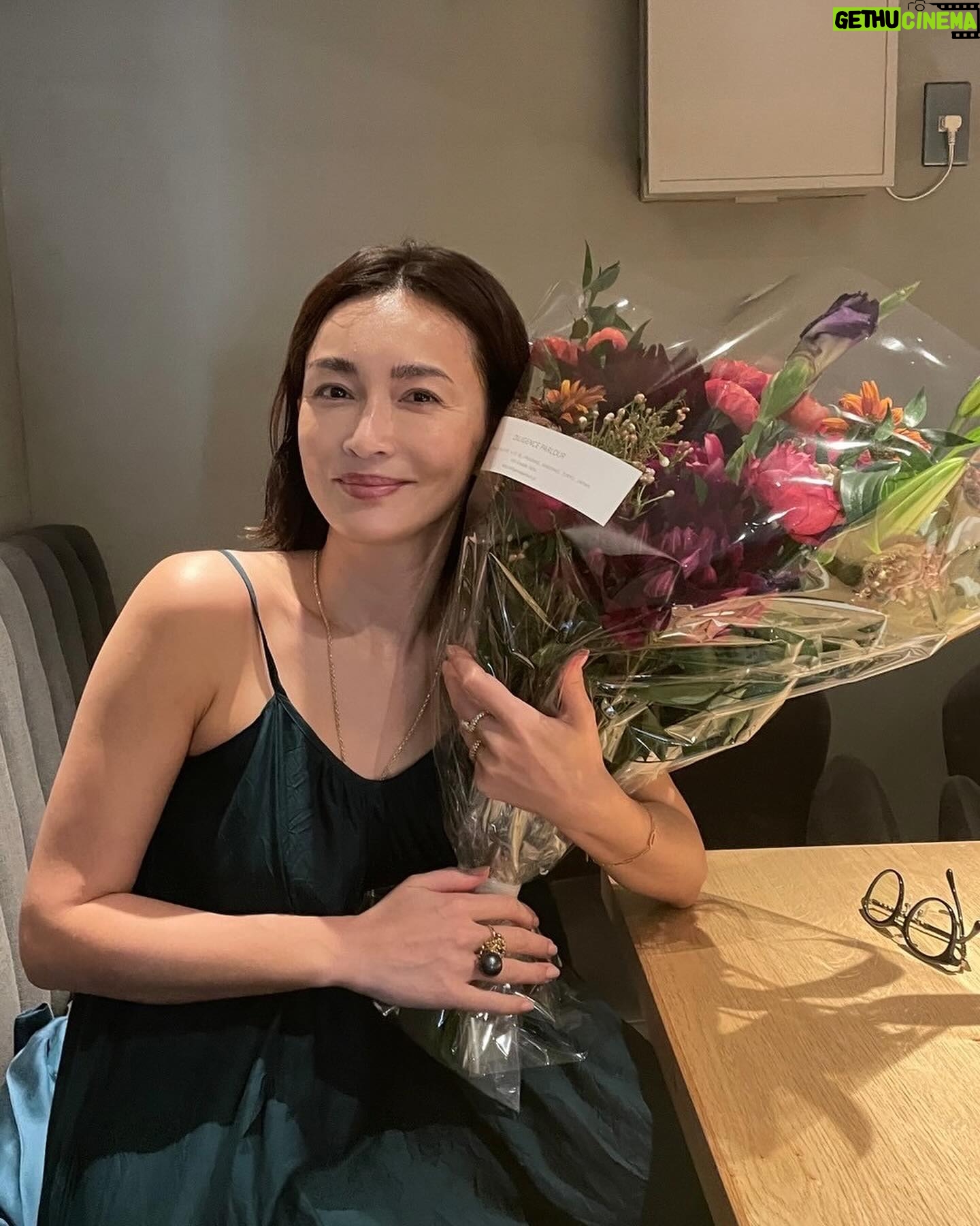 Kyoko Hasegawa Instagram - わたしがプロデュースしているEssbyが今月でローンチから3年経ちました。 まだ3年?もう3年? いろいろな思いがありますが、これからもブランドが成長して、わたしの思いが少しでも多くの方に届くよう、精進して参ります。 皆さん、いつも応援してくださりありがとうございます❤️ Thank you always for your support ❤️ @essby_official
