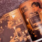 Kyoko Hasegawa Instagram – 2004年に初めてホームステイをしました。
24歳の時です。場所はサンフランシスコに。
仕事でオファーをいただき行ったのですが、その時の記事が残っていて、インタビューを読み返す。
当時、女優のお仕事を始めてから、まだ数年の頃。
既に自分に莫大なプレッシャーを掲げ、そのプレッシャーに押し潰されそうになっていたわたし。
良くも悪くも真面目な性格。
もっと肩の力を抜いて楽しめば良かったのに、と思うけれど、きっと今のわたしがこの頃のわたしになっても、そうは出来ないだろう。
人の性格はそう簡単に変われない😅
とにかく、このプチホームステイの経験がわたしにはインプット出来る機会であり、フラットな気持ちに戻れる場所でありました。
その後すぐに、またサンフランシスコへホームステイを。
その後は1週間以上の休みが出来る度に、パリやNYにふらり1人で行きました。
あの頃たくさん旅に出た経験は、間違いなく今のわたしの一部であります。
30代は子供がまだ小さい事もあり、行く場所はハワイ。
少し大きくなってからはシンガポールやLAにも行きました。
今年は息子とNYへ。
20代の頃数えきれないくらい行っていたNYに息子と2人。
そして娘とは韓国へ。
1人で行く旅、子供と行く旅、さらに言うと子供の成長により行ける場所の選択肢が広がってきて。
そう思うと、旅って面白い。
人生のフェーズで行く場所が変わったり、若い頃に行った場所が今では違う感じ方をしたり。

今年はたくさん旅に出ました。
来年も、いろいろな場所に行きたいなと、思います。
#travel 
#wish