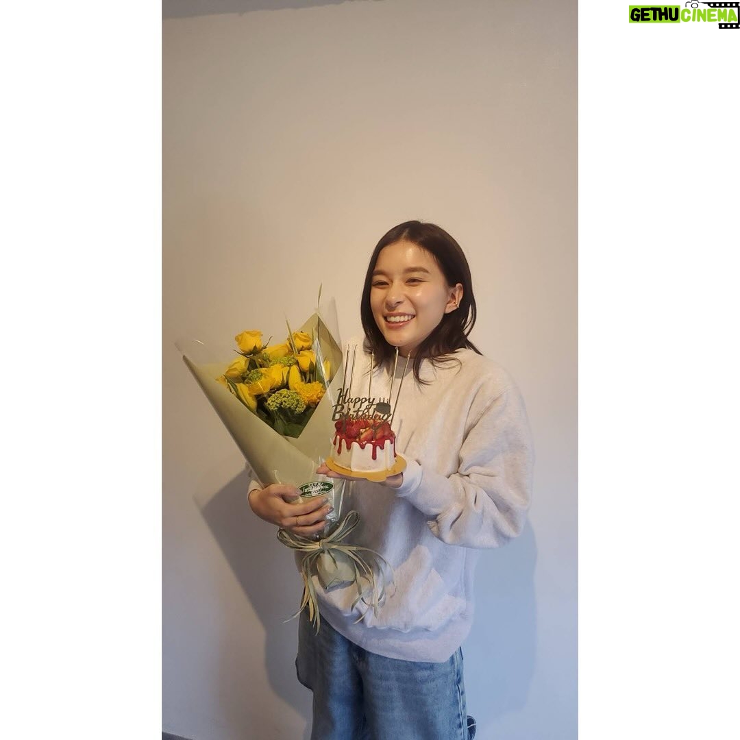 Kyoko Yoshine - 86.5K Likes - 27歳になりました!
たくさんメッセージありがとうございます!
今日は素敵な現場で過ごす事ができました✨
お祝いしてもらえて嬉しすぎましたー!!!
ありがとうございました🌼
27歳も頑張ります!
よろしくお願いします!!