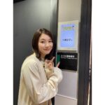 Kyoko Yoshine Instagram - 2024年が始まって9日が経ってしまいました。 被害に遭われた全ての皆様、ご家族の皆様、心よりお見舞い申し上げます。 まだまだ不安な日々を過ごされている方がたくさんいらっしゃると思います。 何か少しでも力になる事が出来たらと考え 微力ながら日本赤十字社に寄付させていただきました。 どうか、どうか、 これ以上被害が広がらない事を、 そして1日でも早く皆さまが安心して過ごせる日が来る事を、心から祈っています。 遅ればせながら新年のご挨拶をさせていただきます。 本年もどうぞよろしくお願い致します。 2024年 それぞれのペースで 一歩一歩進んでいきましょうね。 私も2024年一発目の作品の撮影が始まっています。 皆さんにより良い作品をお届けできるよう精一杯頑張りたいと思います。 こちらも遅くなってしまいましたが、 年始にお邪魔させていただいた番組のお写真たちをまとめて載せますね。 せっかくグルメに、新春◎✖︎部、家ついて行ってイイですか？と、 ご覧いただきありがとうございました☺︎