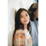 Kyoko Yoshine Instagram - 公開記念の舞台挨拶の時 かが屋の加賀さん(@kagaya_kaga )に お写真撮っていただきました✨ 素敵ー！✨ ありがとうございました😌 「映画ドラえもん のび太の地球交響楽」で より良い素敵な春となりますように🌸 #ドラえもん