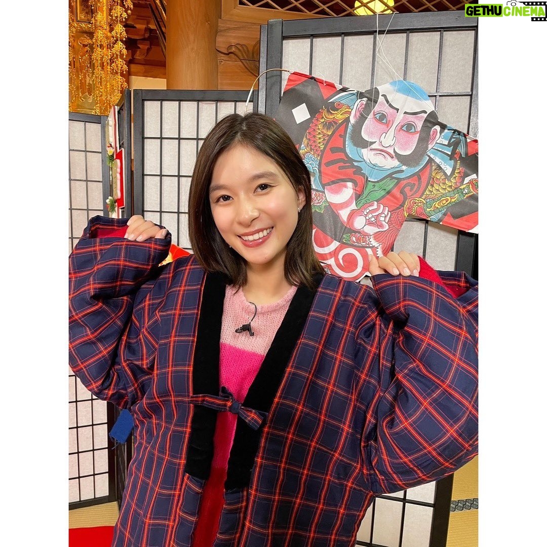 Kyoko Yoshine - 55.3K Likes - 2024年が始まって9日が経ってしまいました。
被害に遭われた全ての皆様、ご家族の皆様、心よりお見舞い申し上げます。
まだまだ不安な日々を過ごされている方がたくさんいらっしゃると思います。
何か少しでも力になる事が出来たらと考え
微力ながら日本赤十字社に寄付させていただきました。
どうか、どうか、
これ以上被害が広がらない事を、
そして1日でも早く皆さまが安心して過ごせる日が来る事を、心から祈っています。
遅ればせながら新年のご挨拶をさせていただきます。
本年もどうぞよろしくお願い致します。
2024年
それぞれのペースで
一歩一歩進んでいきましょうね。
私も2024年一発目の作品の撮影が始まっています。
皆さんにより良い作品をお届けできるよう精一杯頑張りたいと思います。
こちらも遅くなってしまいましたが、
年始にお邪魔させていただいた番組のお写真たちをまとめて載せますね。
せっかくグルメに、新春◎✖︎部、家ついて行ってイイですか?と、
ご覧いただきありがとうございました☺︎