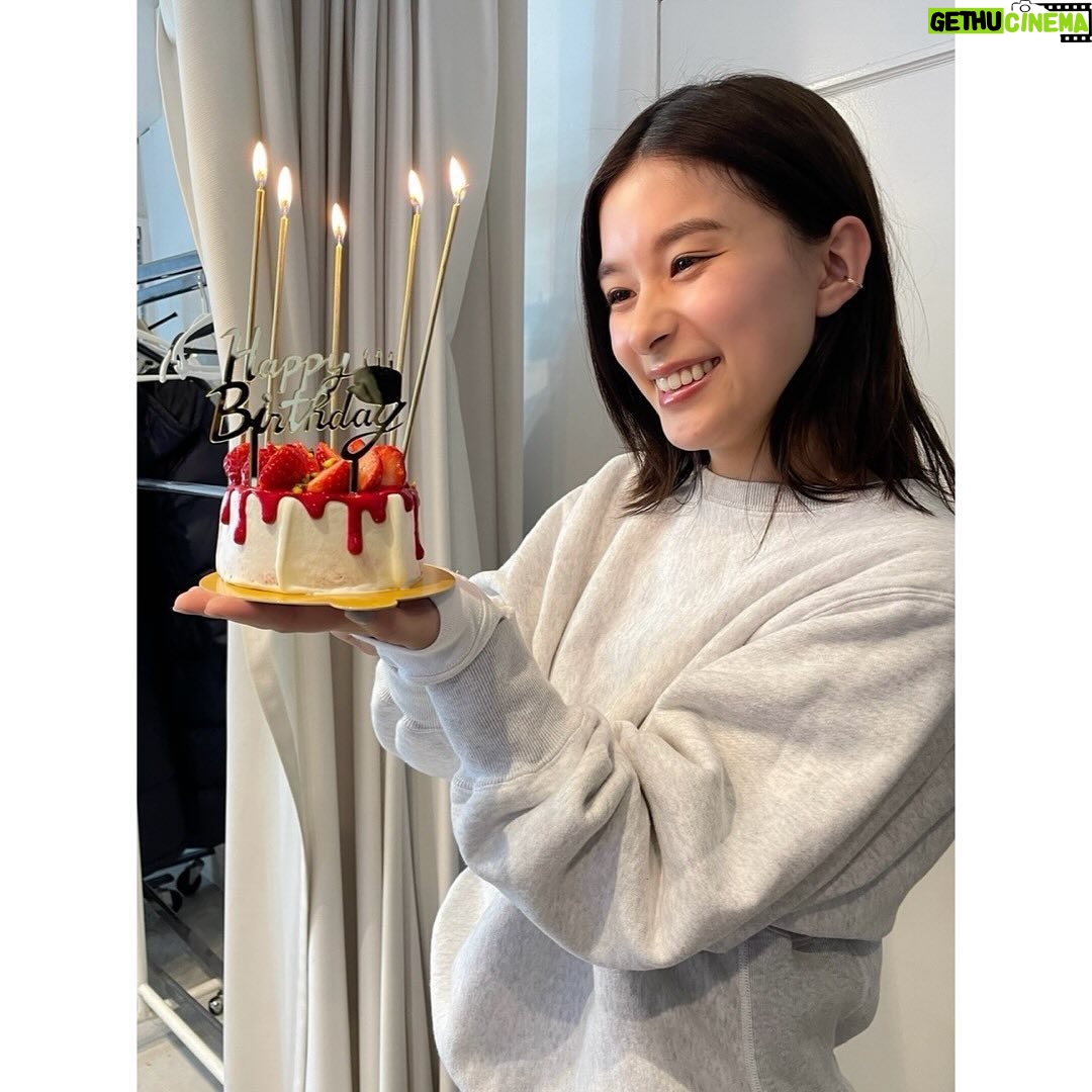 Kyoko Yoshine - 86.5K Likes - 27歳になりました!
たくさんメッセージありがとうございます!
今日は素敵な現場で過ごす事ができました✨
お祝いしてもらえて嬉しすぎましたー!!!
ありがとうございました🌼
27歳も頑張ります!
よろしくお願いします!!