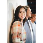 Kyoko Yoshine Instagram - 公開記念の舞台挨拶の時 かが屋の加賀さん(@kagaya_kaga )に お写真撮っていただきました✨ 素敵ー！✨ ありがとうございました😌 「映画ドラえもん のび太の地球交響楽」で より良い素敵な春となりますように🌸 #ドラえもん