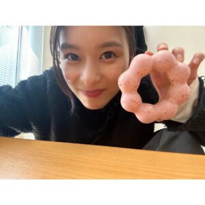 Kyoko Yoshine Instagram - 隠すのもアレなんで、
実はデザートもいってました。

陽月→🍜→🍩→陽月

でした。

いっぱい食べたー。

みんなは何食べた？🤤
