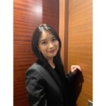 Kyoko Yoshine Instagram - 映画「カラオケ行こ！」 完成披露試写会でした！ ありがとうございました✨ 名前のうちわとかね、 この前のイベントのうちわとかね、 メッセージとかね、 しっかり見えました☺️ いつもありがとう！ 嬉しかったです！！ 今日は久しぶりに黒でピシッとしてみました🖤 #カラオケ行こ！ #1月12日公開